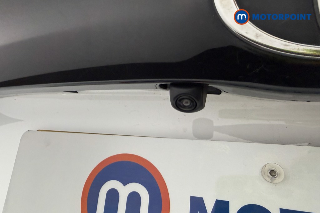 Toyota Yaris Design Automatic Petrol-Electric Hybrid Hatchback - Stock Number (1680514) - 16th supplementary image