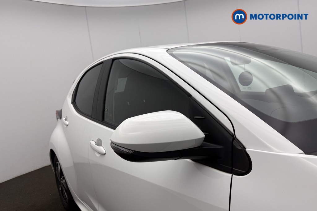 Toyota Yaris Design Automatic Petrol-Electric Hybrid Hatchback - Stock Number (1680514) - 24th supplementary image