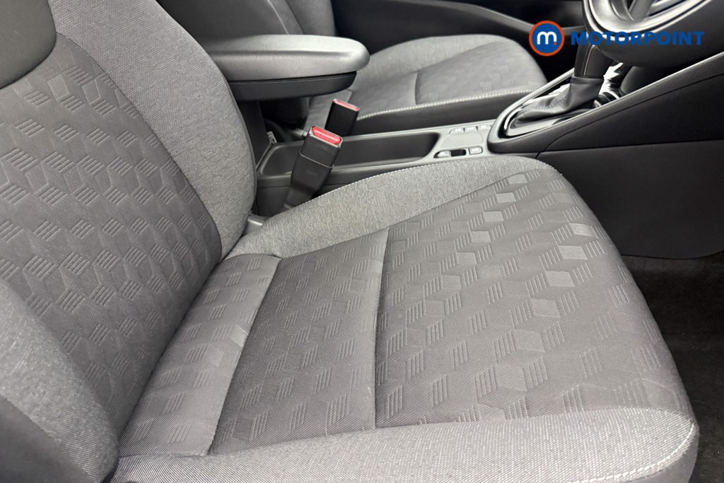 Toyota Yaris Design Automatic Petrol-Electric Hybrid Hatchback - Stock Number (1680514) - 33rd supplementary image