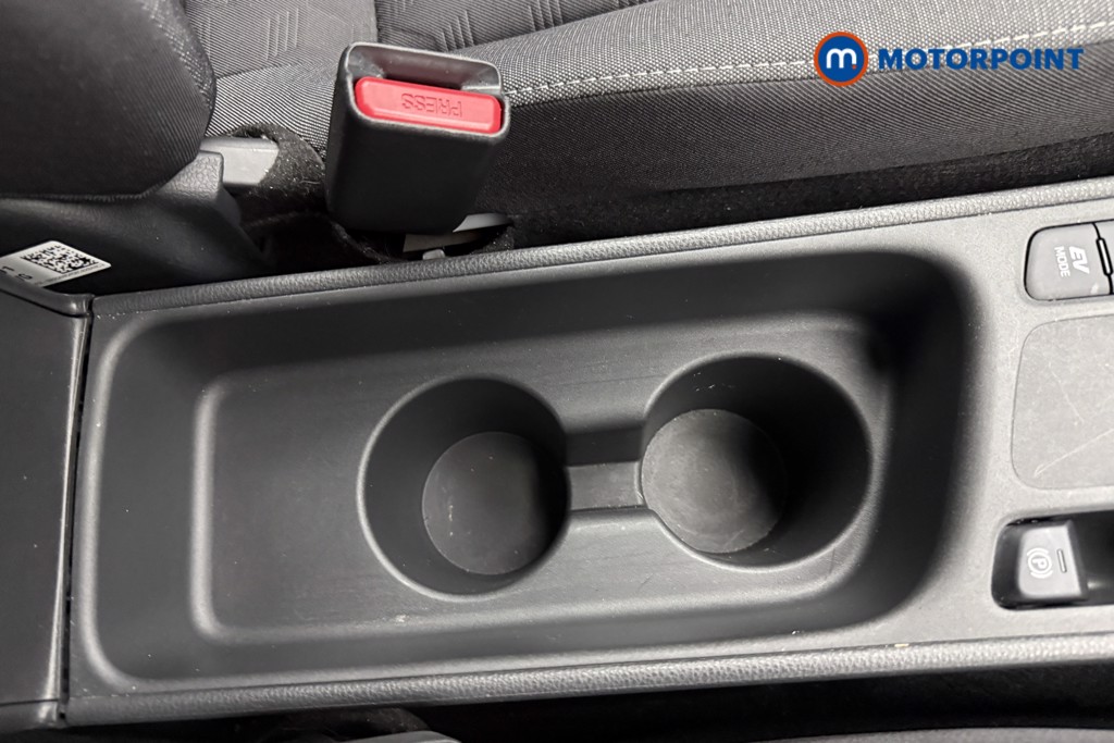 Toyota Yaris Design Automatic Petrol-Electric Hybrid Hatchback - Stock Number (1680514) - 36th supplementary image