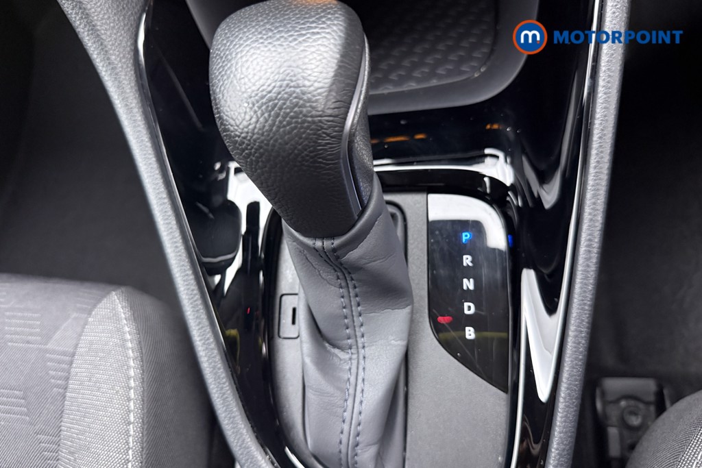 Toyota Yaris Design Automatic Petrol-Electric Hybrid Hatchback - Stock Number (1680514) - 40th supplementary image