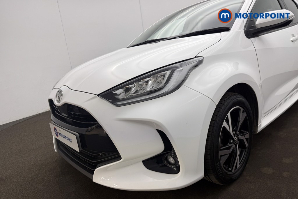 Toyota Yaris Design Automatic Petrol-Electric Hybrid Hatchback - Stock Number (1680514) - 1st supplementary image