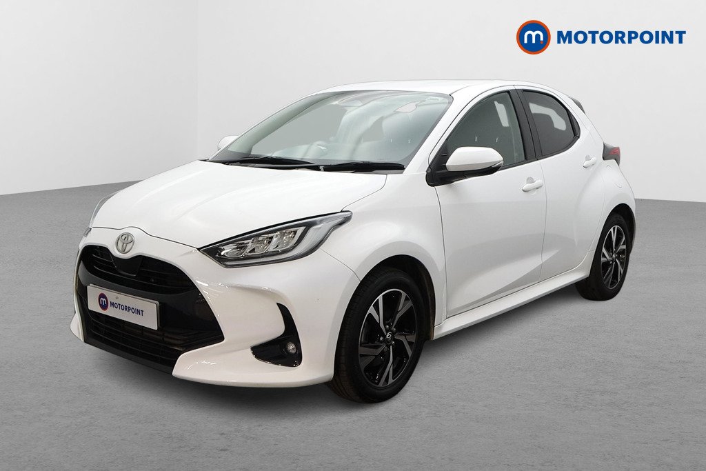 Toyota Yaris Design Automatic Petrol-Electric Hybrid Hatchback - Stock Number (1680514) - Passenger side front corner