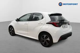 Toyota Yaris Design Automatic Petrol-Electric Hybrid Hatchback - Stock Number (1680514) - Passenger side rear corner