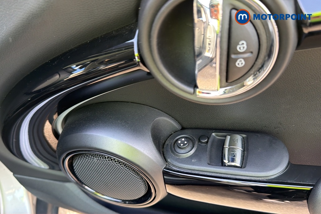 Mini Hatchback Cooper S Level 1 Automatic Electric Hatchback - Stock Number (1682942) - 19th supplementary image