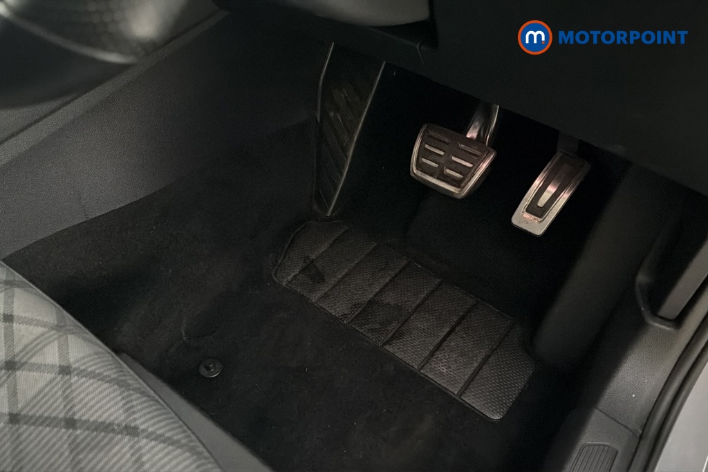 Volkswagen Golf R-Line Automatic Petrol Hatchback - Stock Number (1684183) - 24th supplementary image