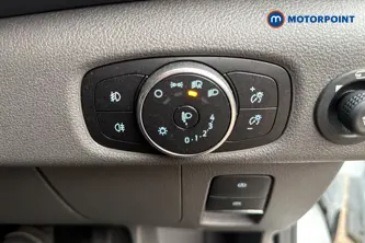 Ford Transit Limited Automatic Diesel Medium Roof Van - Stock Number (1685470) - 11th supplementary image