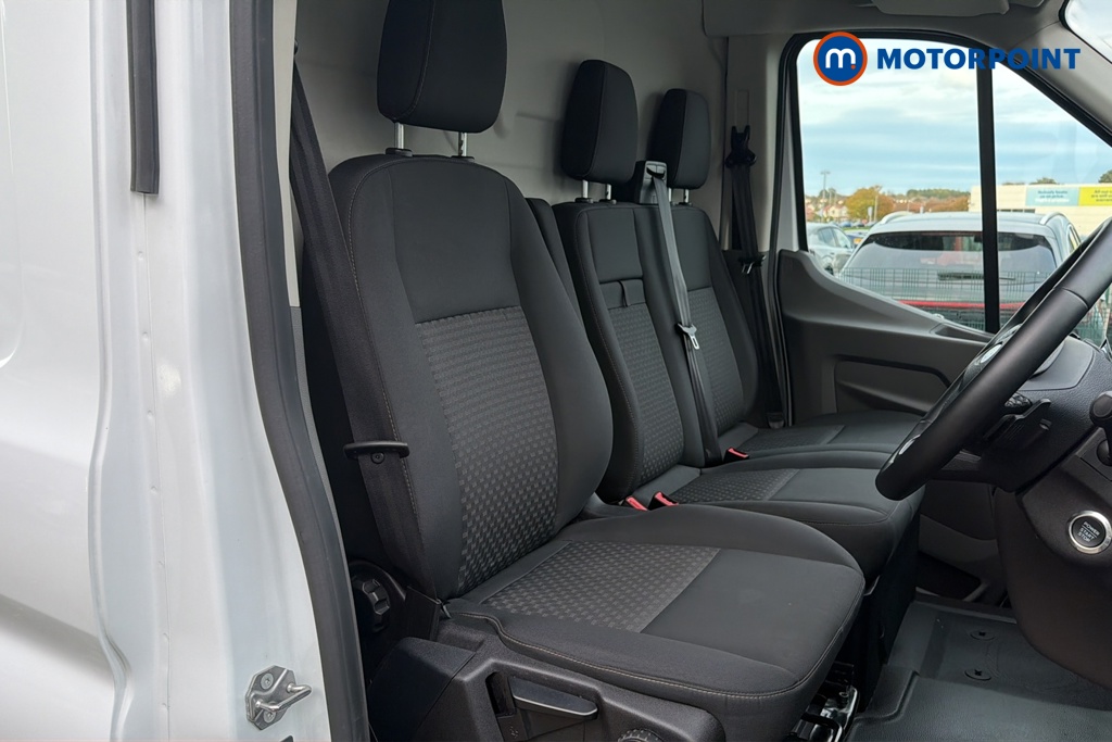 Ford Transit Limited Automatic Diesel Medium Roof Van - Stock Number (1685470) - 22nd supplementary image