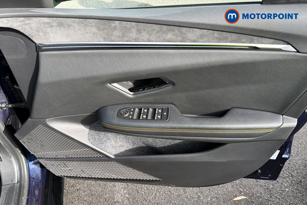 Renault Megane E-Tech Iconic Automatic Electric Hatchback - Stock Number (1686369) - 18th supplementary image
