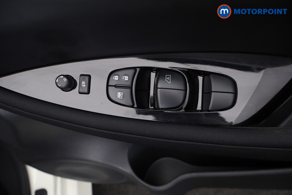 Nissan Leaf N-Connecta Automatic Electric Hatchback - Stock Number (1686551) - 20th supplementary image