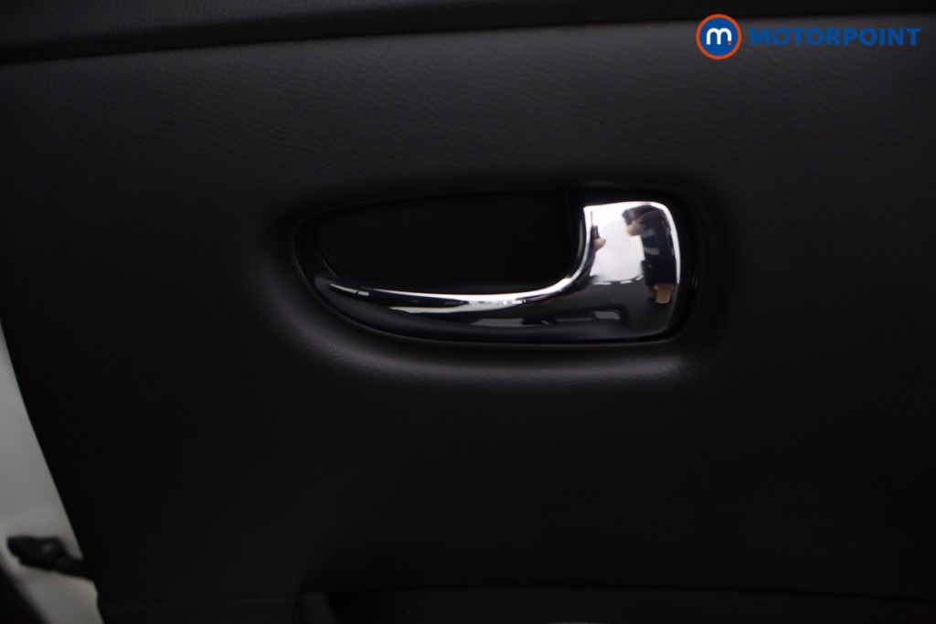 Nissan Leaf N-Connecta Automatic Electric Hatchback - Stock Number (1686551) - 24th supplementary image