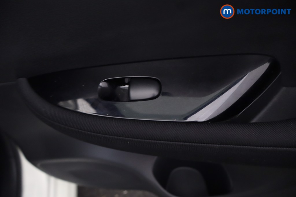 Nissan Leaf N-Connecta Automatic Electric Hatchback - Stock Number (1686551) - 25th supplementary image