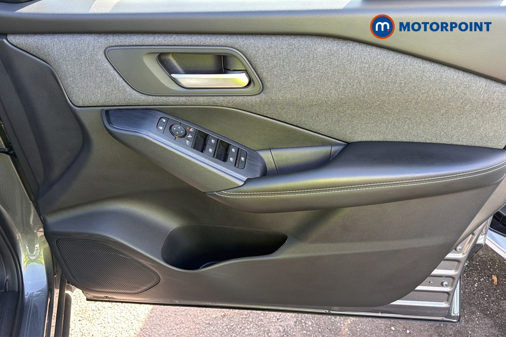 Nissan Qashqai Acenta Premium Automatic Petrol-Electric Hybrid SUV - Stock Number (1686743) - 18th supplementary image