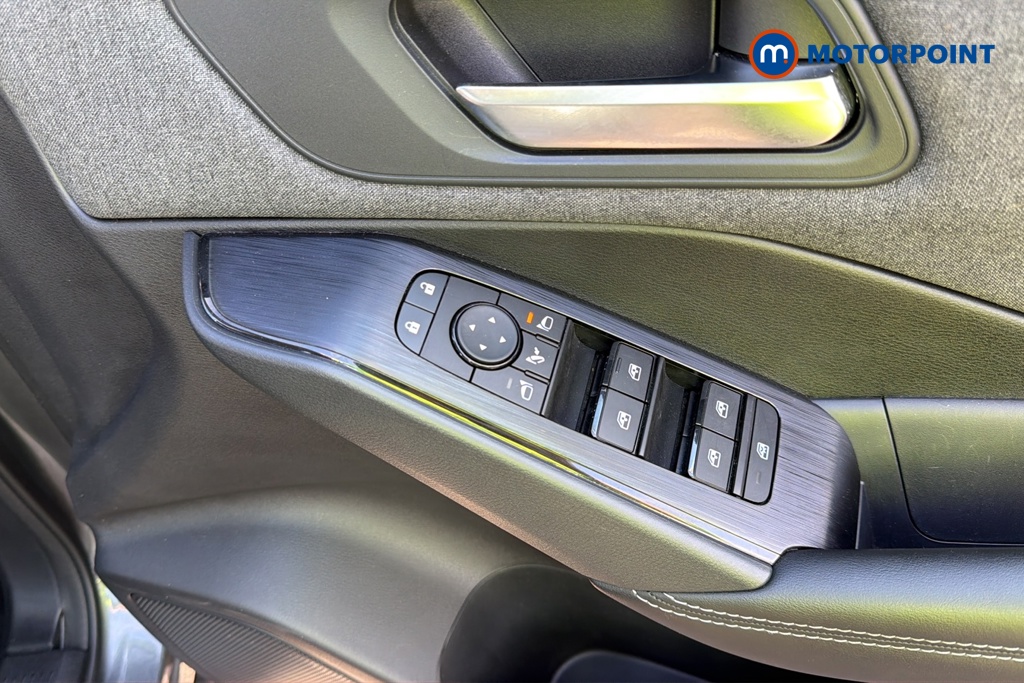 Nissan Qashqai Acenta Premium Automatic Petrol-Electric Hybrid SUV - Stock Number (1686743) - 19th supplementary image