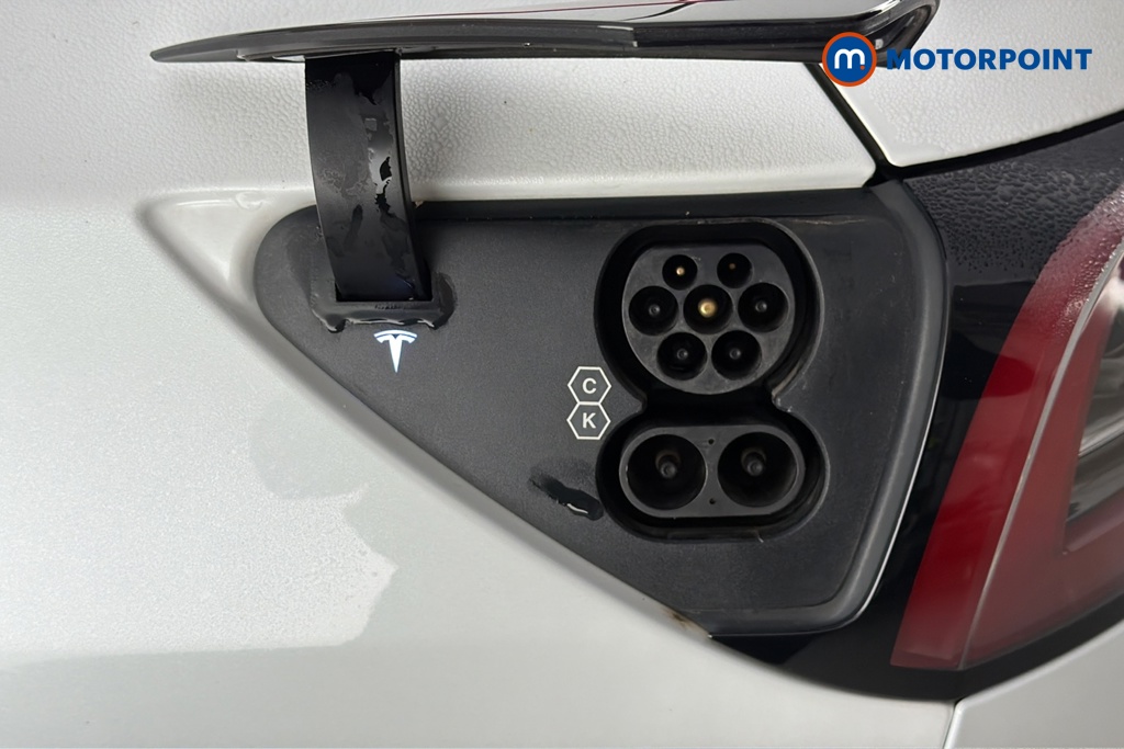 Tesla Model Y Long Range Automatic Electric SUV - Stock Number (1687408) - 41st supplementary image