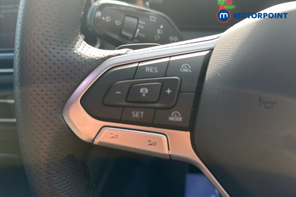 Volkswagen Tiguan R-Line Automatic Petrol SUV - Stock Number (1687453) - 4th supplementary image