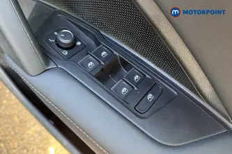 Volkswagen Tiguan R-Line Automatic Petrol SUV - Stock Number (1687453) - 19th supplementary image