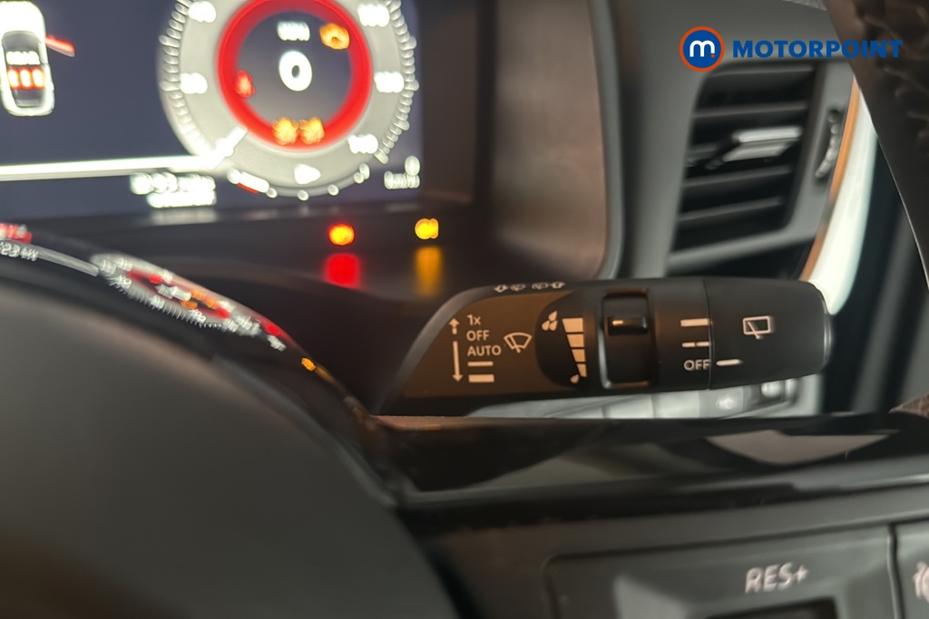 Nissan Qashqai N-Connecta Automatic Petrol-Electric Hybrid SUV - Stock Number (1687671) - 6th supplementary image