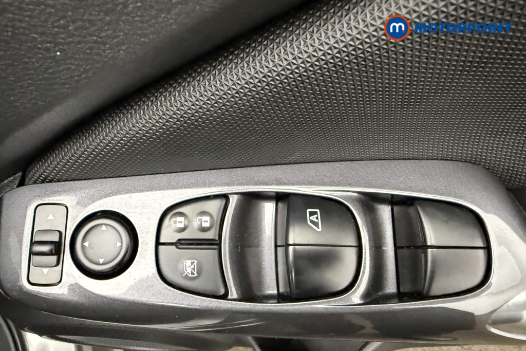 Nissan Juke Acenta Automatic Petrol SUV - Stock Number (1687805) - 17th supplementary image