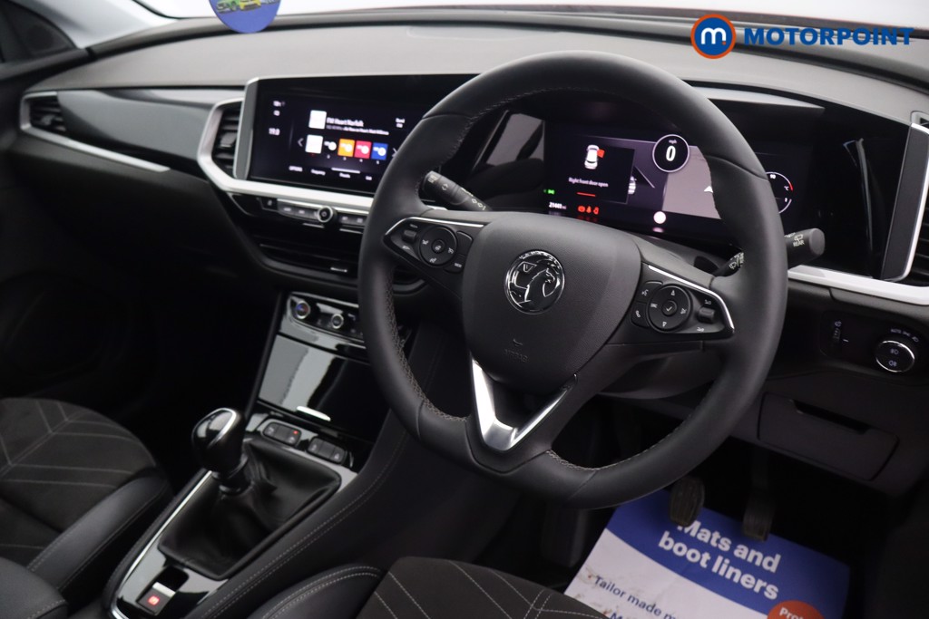 Vauxhall Grandland Ultimate Manual Petrol SUV - Stock Number (1688632) - 1st supplementary image