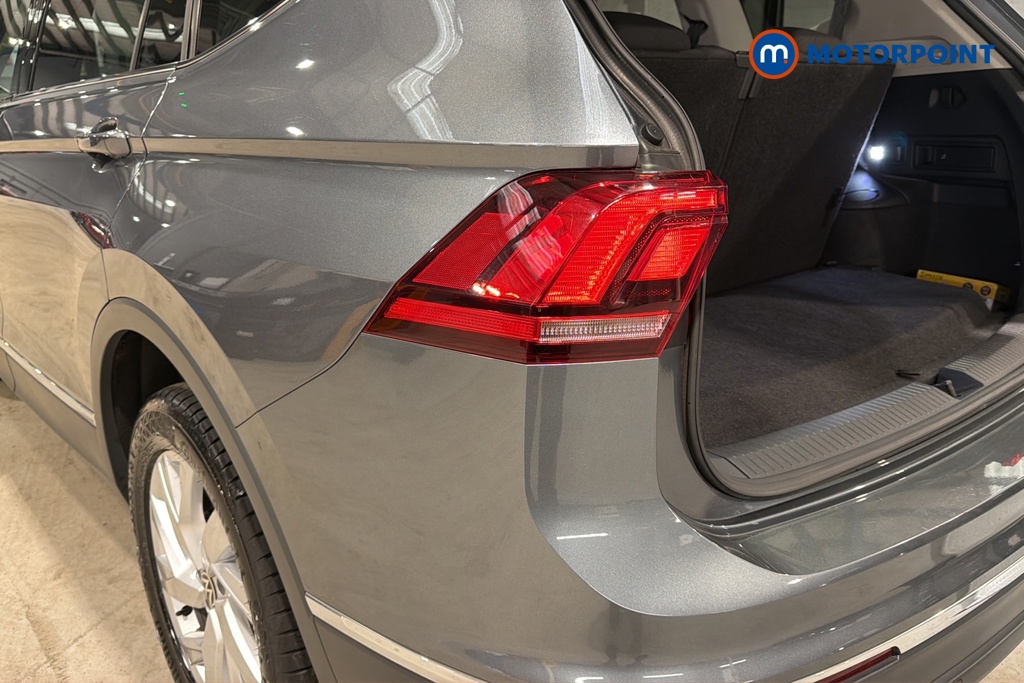 Volkswagen Tiguan Allspace Life Automatic Petrol SUV - Stock Number (1688698) - 996th supplementary image