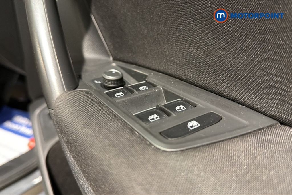 Volkswagen Tiguan Allspace Life Automatic Petrol SUV - Stock Number (1688698) - 19th supplementary image