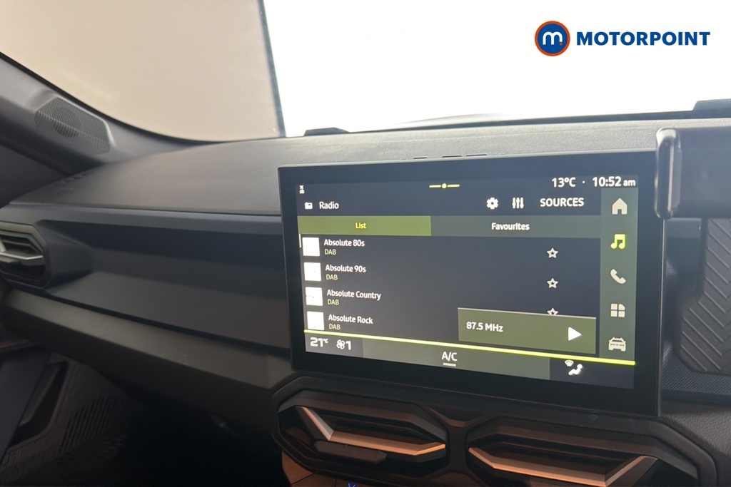 Dacia Duster Journey Automatic Petrol-Electric Hybrid SUV - Stock Number (1688977) - 8th supplementary image