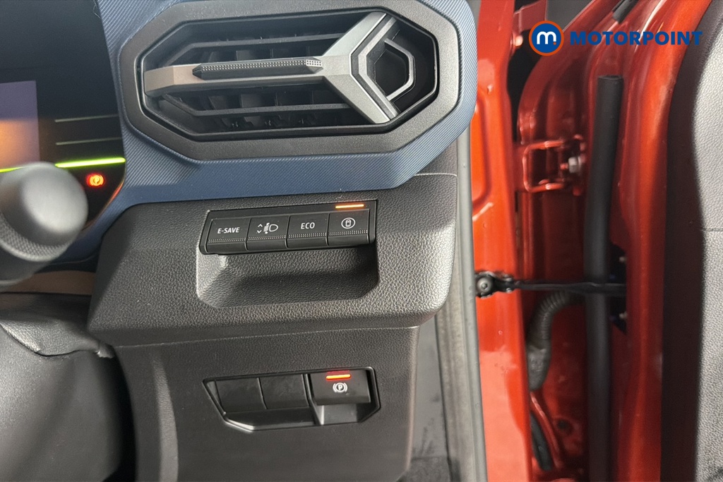 Dacia Duster Journey Automatic Petrol-Electric Hybrid SUV - Stock Number (1688977) - 11th supplementary image