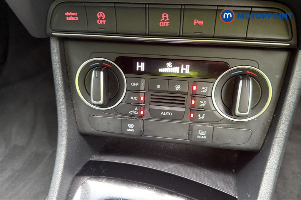 Audi Q3 Black Edition Manual Petrol SUV - Stock Number (1649133) - 12th supplementary image