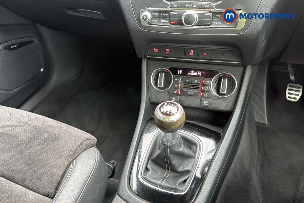 Audi Q3 Black Edition Manual Petrol SUV - Stock Number (1649133) - 15th supplementary image