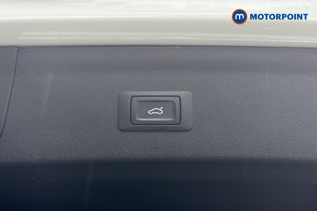 Audi Q3 Black Edition Manual Petrol SUV - Stock Number (1649133) - 35th supplementary image