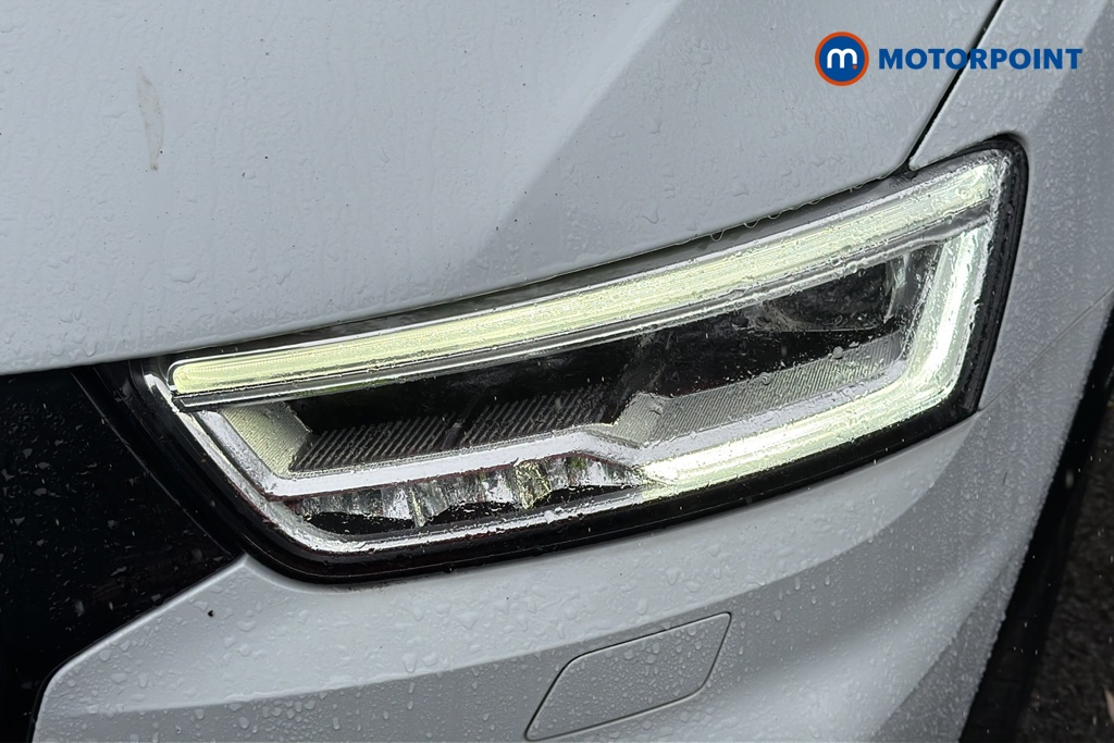 Audi Q3 Black Edition Manual Petrol SUV - Stock Number (1649133) - 42nd supplementary image