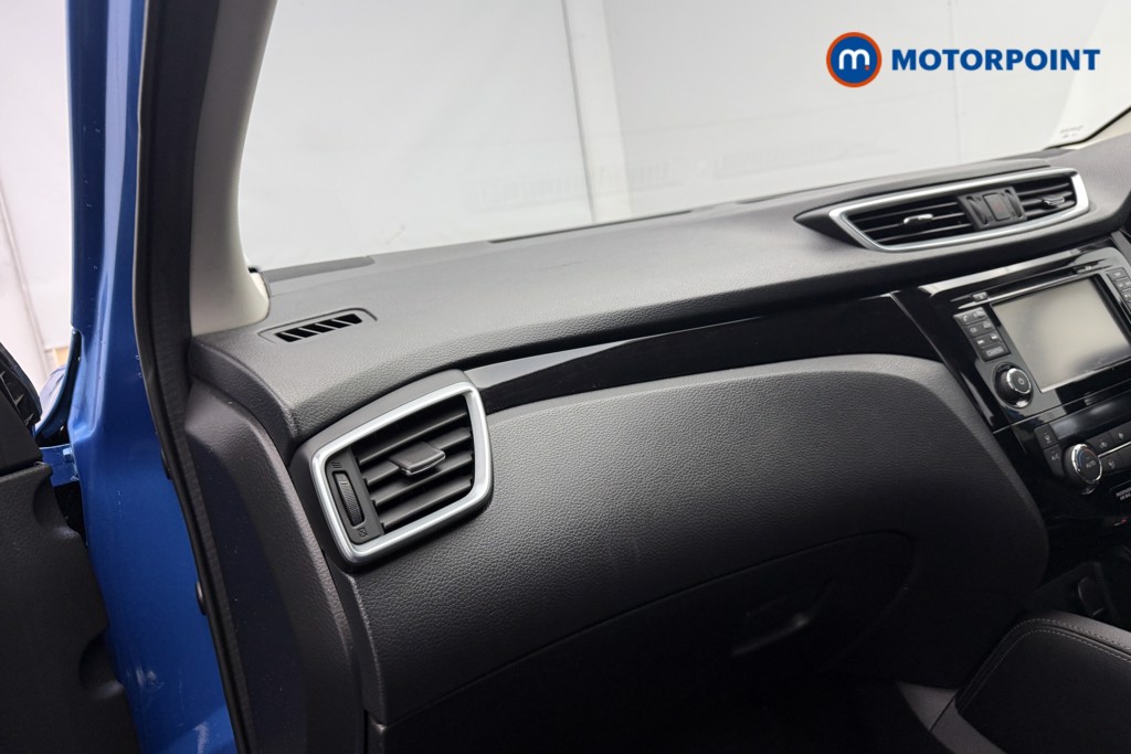 Nissan Qashqai Acenta Premium Manual Diesel SUV - Stock Number (1672487) - 4th supplementary image