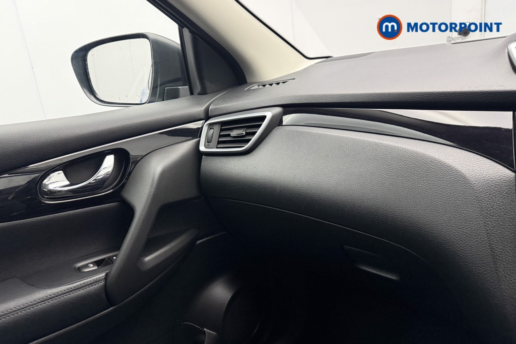 Nissan Qashqai Acenta Premium Manual Diesel SUV - Stock Number (1672487) - 33rd supplementary image