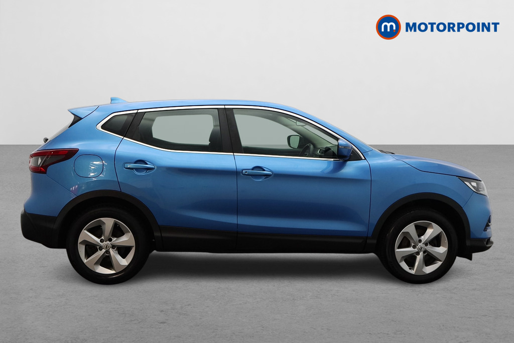 Nissan Qashqai Acenta Premium Manual Diesel SUV - Stock Number (1672487) - Drivers side
