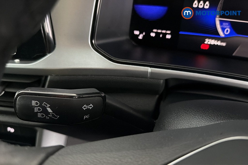 Volkswagen T-Roc Life Manual Petrol SUV - Stock Number (1682526) - 5th supplementary image
