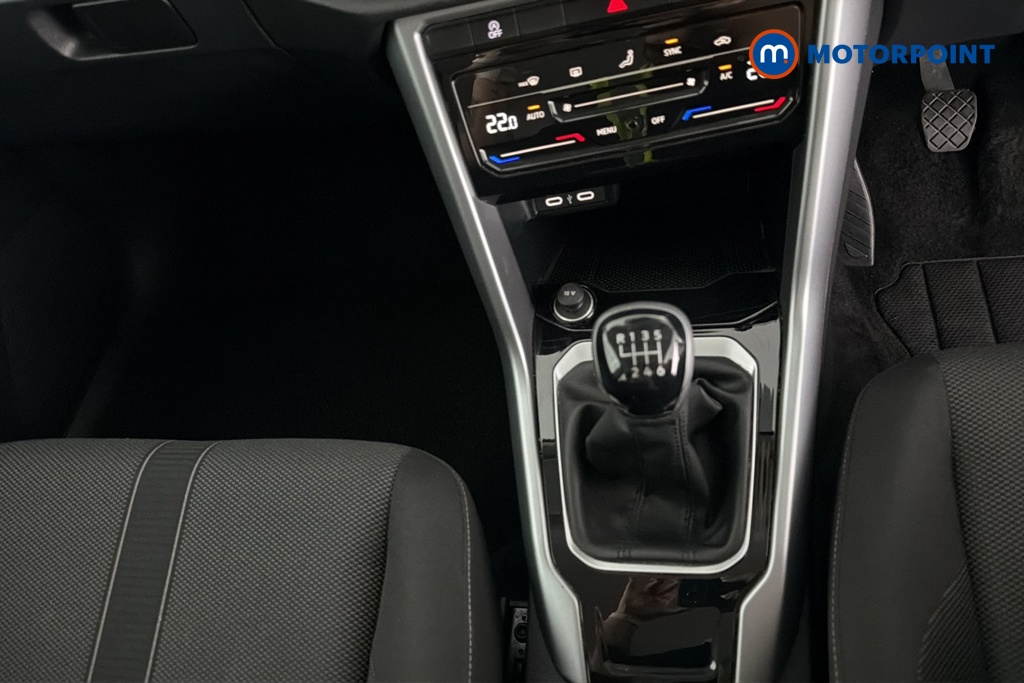 Volkswagen T-Roc Life Manual Petrol SUV - Stock Number (1682526) - 15th supplementary image