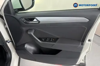 Volkswagen T-Roc Life Manual Petrol SUV - Stock Number (1682526) - 18th supplementary image