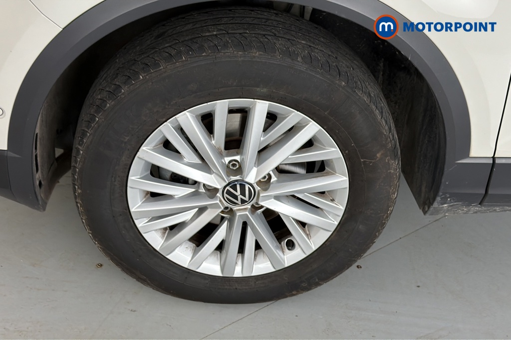 Volkswagen T-Roc Life Manual Petrol SUV - Stock Number (1682526) - 44th supplementary image