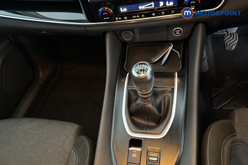 Nissan Qashqai N-Connecta Manual Petrol SUV - Stock Number (1682541) - 15th supplementary image