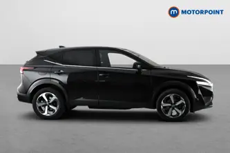 Nissan Qashqai N-Connecta Manual Petrol SUV - Stock Number (1682541) - Passenger side