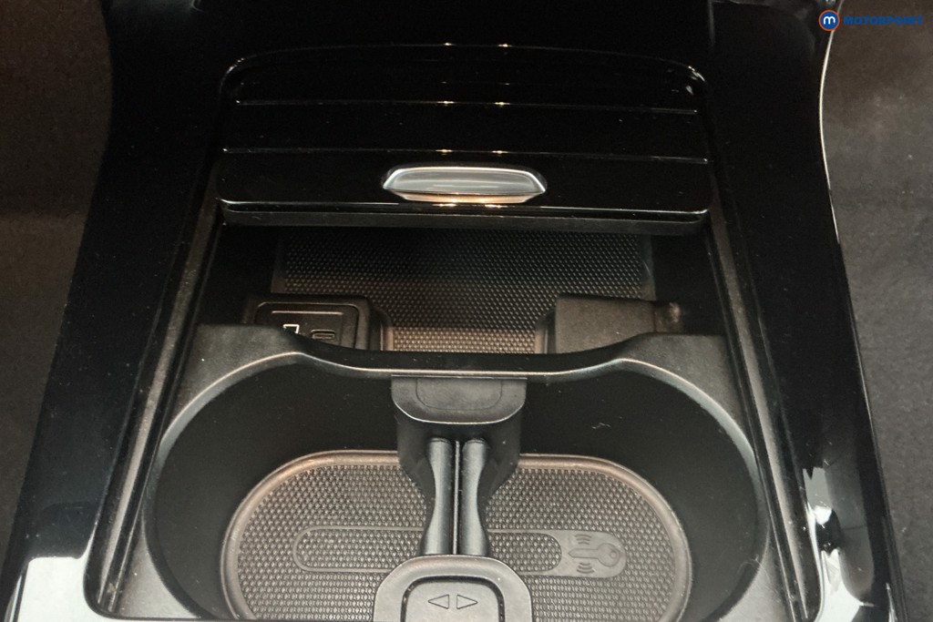 Mercedes-Benz A Class Amg Line Executive Edition Automatic Petrol Hatchback - Stock Number (1684565) - 13th supplementary image