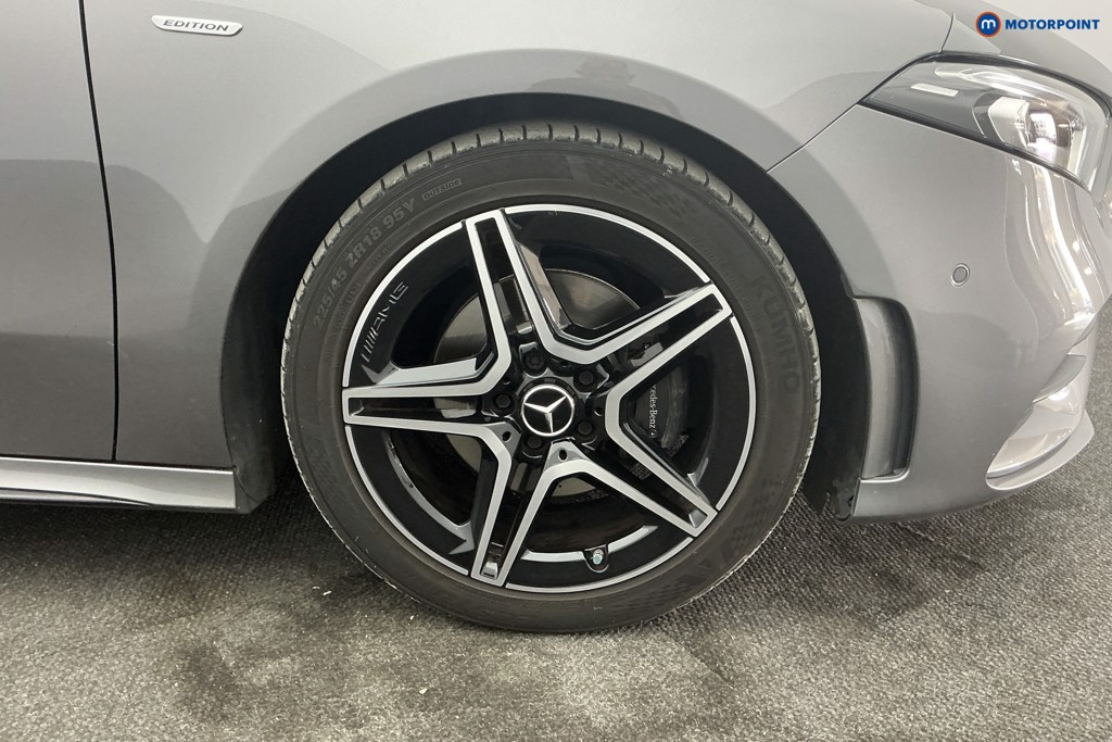 Mercedes-Benz A Class Amg Line Executive Edition Automatic Petrol Hatchback - Stock Number (1684565) - 32nd supplementary image