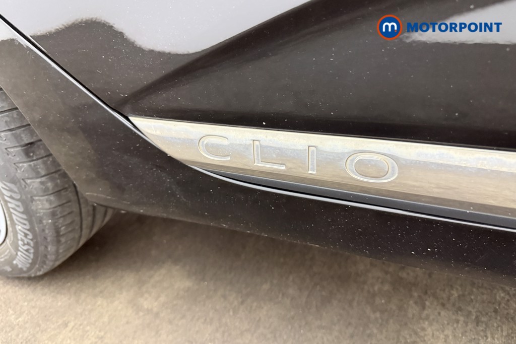 Renault Clio Iconic Manual Petrol Hatchback - Stock Number (1685011) - 25th supplementary image