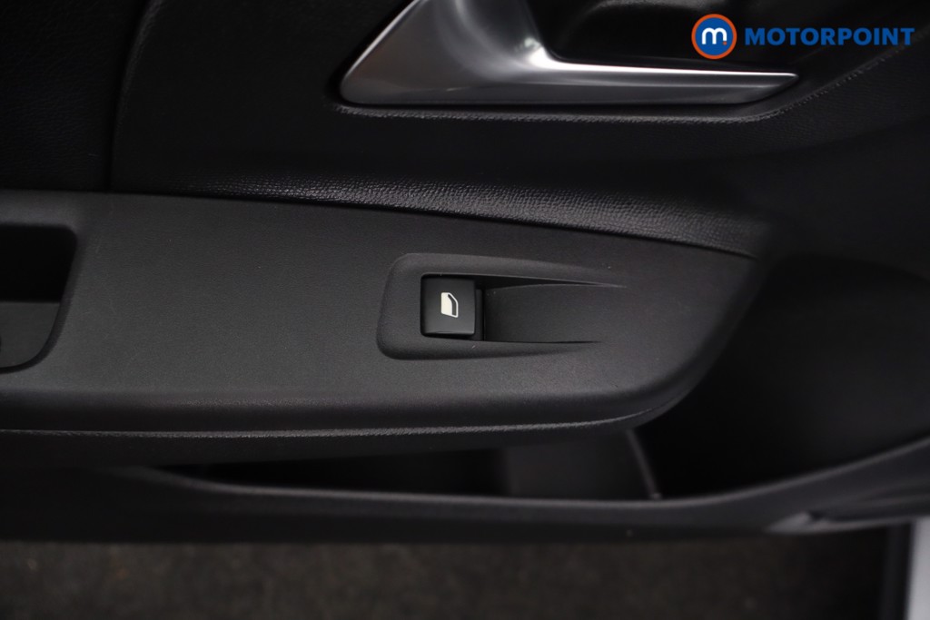Vauxhall Corsa Elite Nav Premium Automatic Petrol Hatchback - Stock Number (1685108) - 39th supplementary image