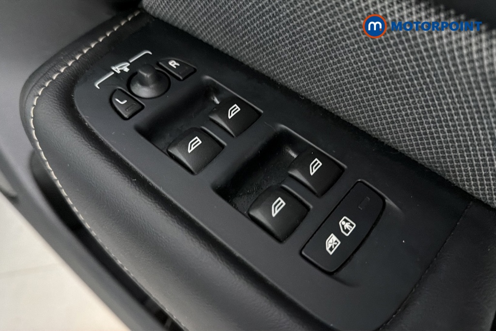 Volvo Xc60 Plus Automatic Diesel SUV - Stock Number (1685203) - 19th supplementary image