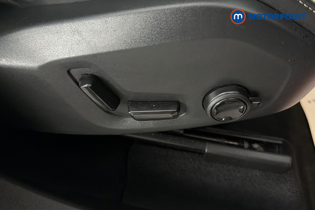 Volvo Xc60 Plus Automatic Diesel SUV - Stock Number (1685203) - 23rd supplementary image
