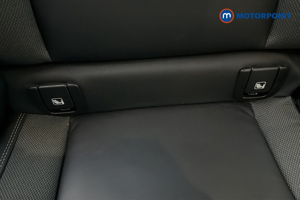 Volvo Xc60 Plus Automatic Diesel SUV - Stock Number (1685203) - 27th supplementary image