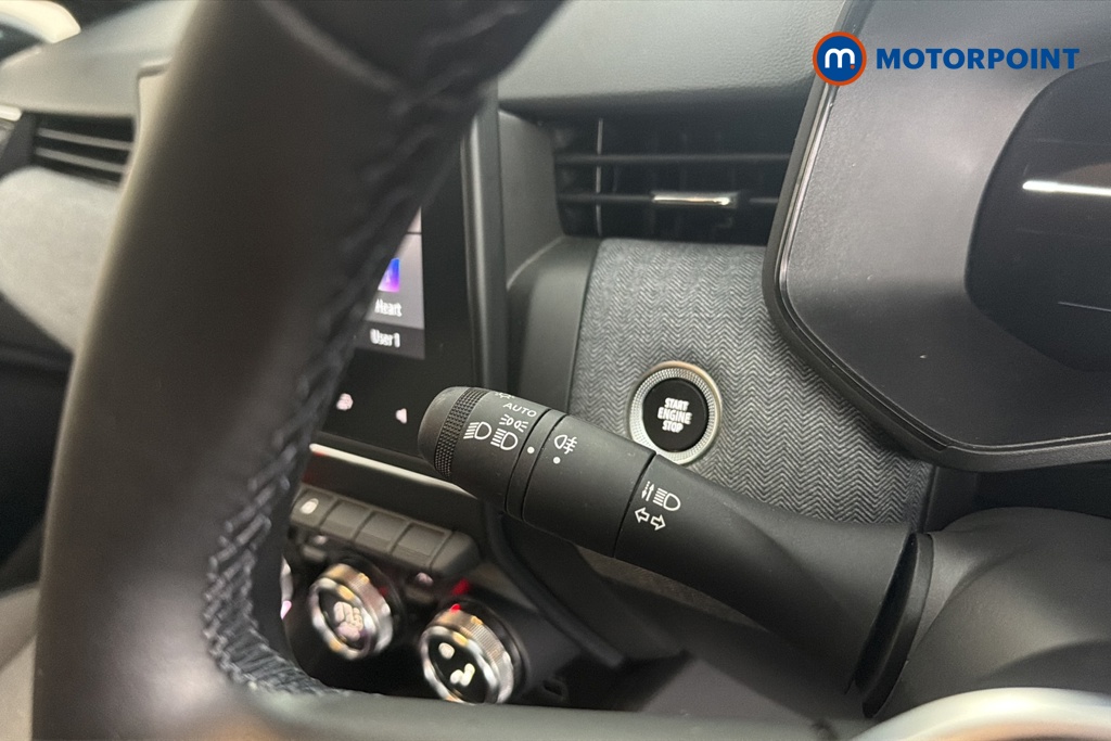 Renault Clio Techno Manual Petrol Hatchback - Stock Number (1685932) - 5th supplementary image