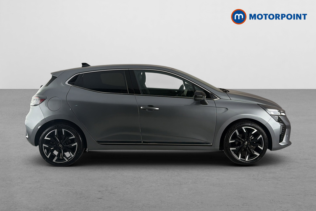 Renault Clio Techno Manual Petrol Hatchback - Stock Number (1685932) - Passenger side